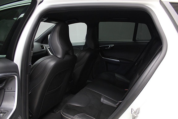 Volvo V60 9 of 13