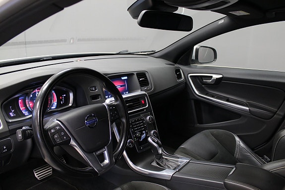 Volvo V60 8 of 13