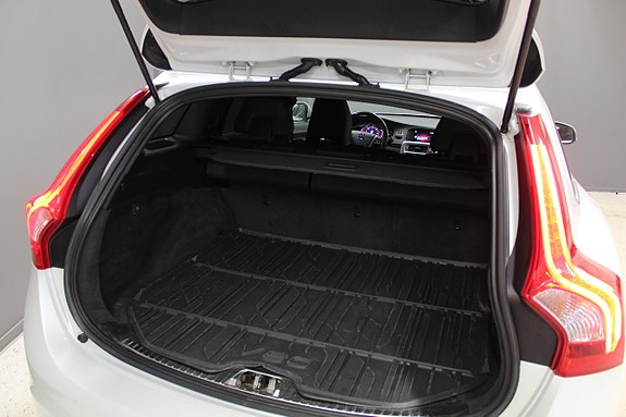 Volvo V60 13 of 13
