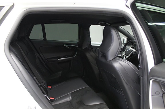 Volvo V60 12 of 13