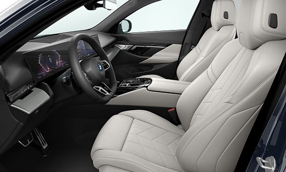 BMW i5 4 of 5