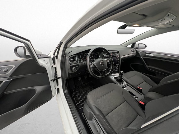 Volkswagen Golf VII 12 of 24