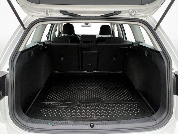 Volkswagen Golf VII 10 of 24