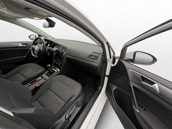 Volkswagen Golf VII 24 of 24