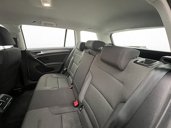 Volkswagen Golf VII 23 of 24