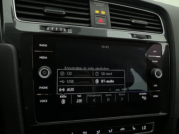 Volkswagen Golf VII 21 of 24