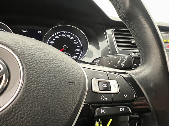 Volkswagen Golf VII 17 of 24