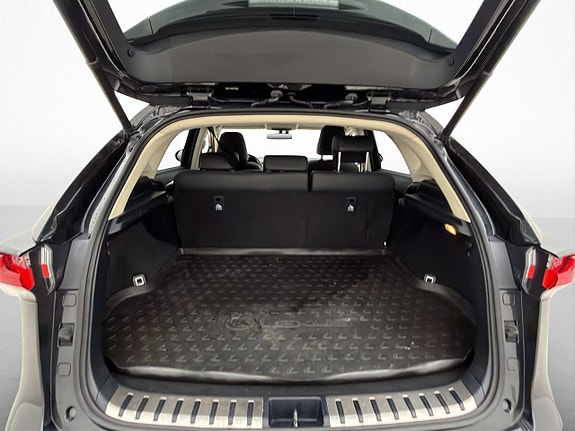 Lexus NX300h 8 of 30