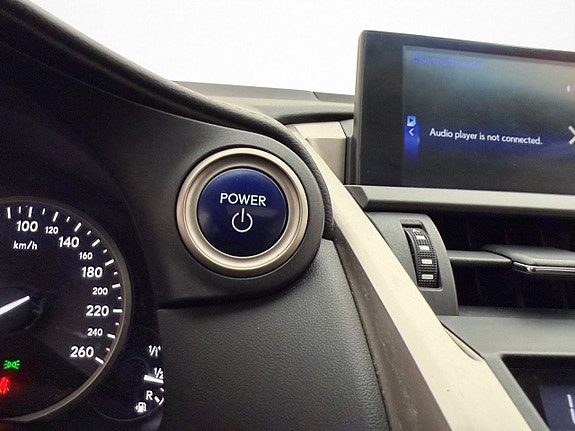Lexus NX300h 19 of 30
