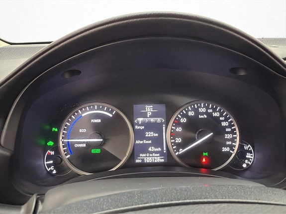 Lexus NX300h 17 of 30