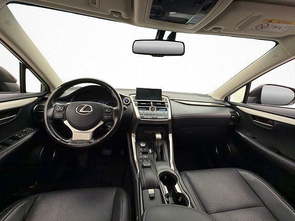 Lexus NX300h 11 of 30