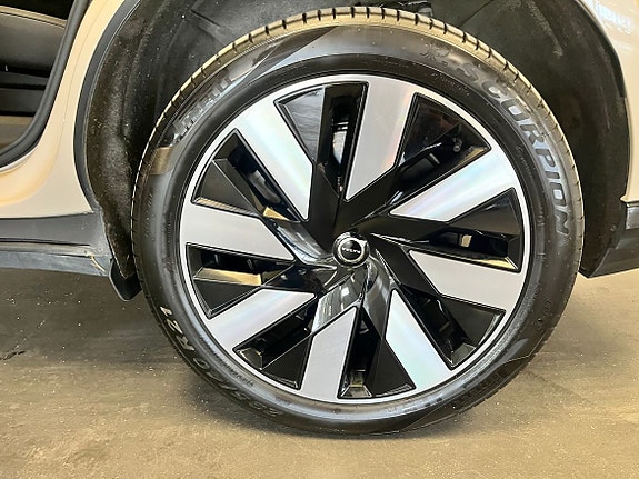 Volvo EX90 13 of 20