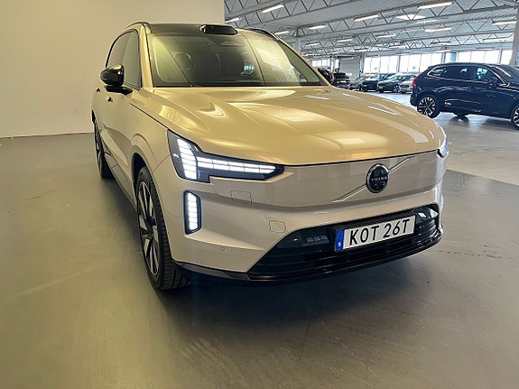 Volvo EX90 7 of 20