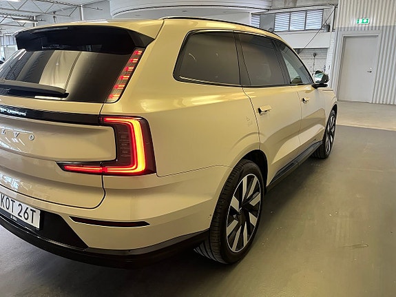 Volvo EX90 5 of 20