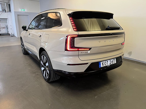 Volvo EX90 3 of 20