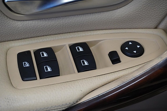 BMW 330d 12 of 25