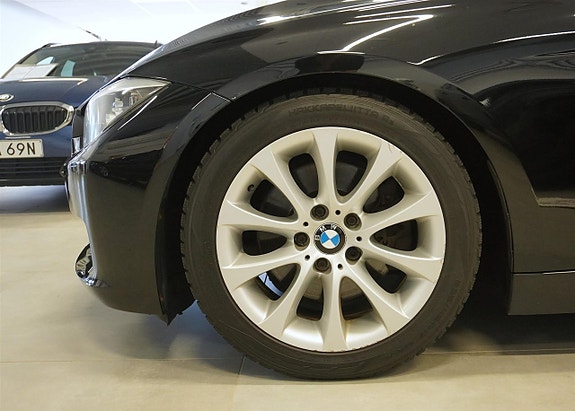 BMW 330d 3 of 25