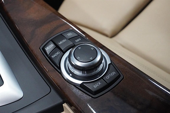 BMW 330d 24 of 25