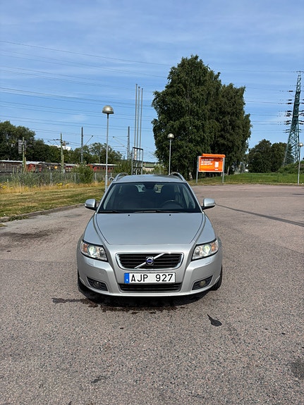 Volvo V50 2 of 8
