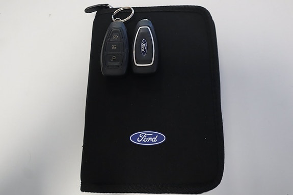 Ford Kuga 23 of 23