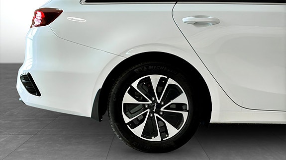 Kia Ceed 9 of 12