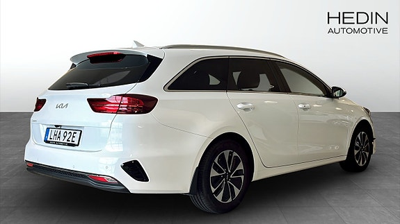 Kia Ceed 2 of 12