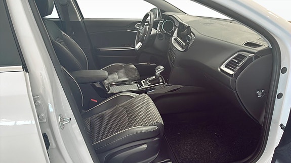 Kia Ceed 3 of 12