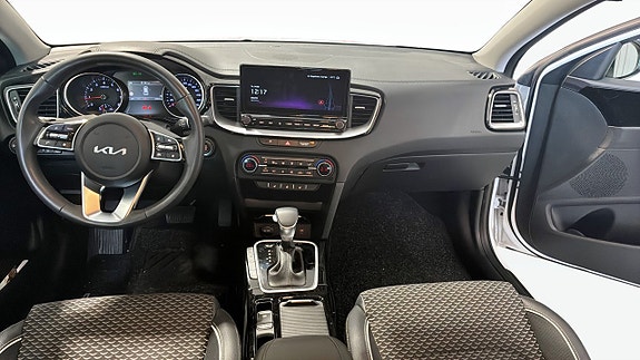 Kia Ceed 4 of 12