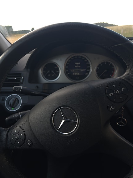 Mercedes-Benz C180 12 of 13