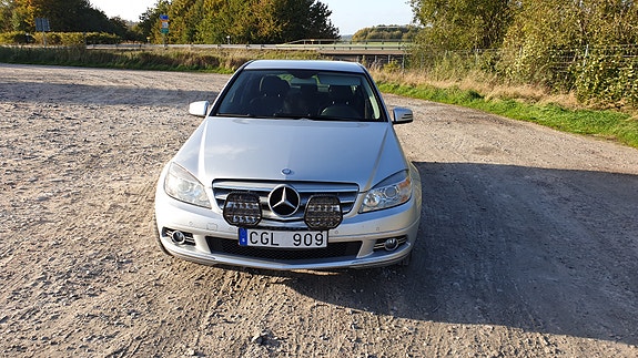 Mercedes-Benz C180 3 of 13