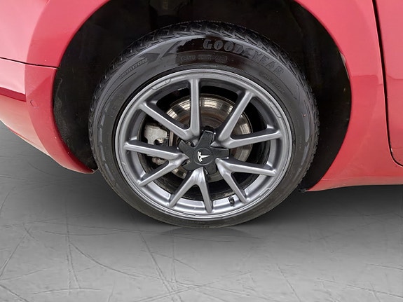 Tesla Model 3 26 of 27