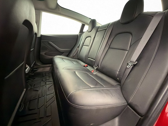 Tesla Model 3 20 of 27