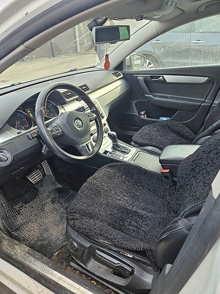 Volkswagen Passat Alltrack 5 of 7