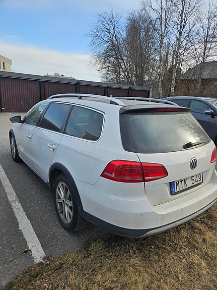 Volkswagen Passat Alltrack 4 of 7