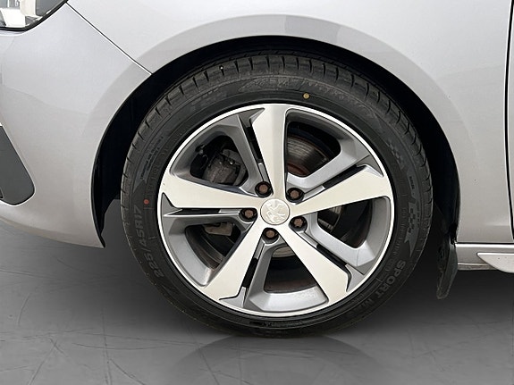 Peugeot 308 23 of 26