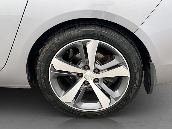 Peugeot 308 24 of 26
