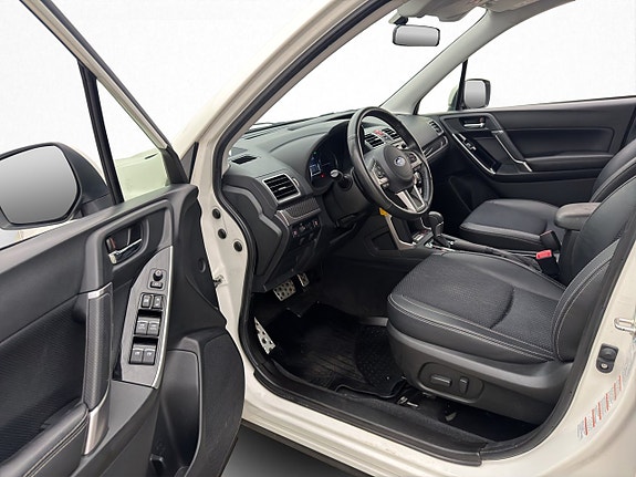 Subaru Forester 10 of 30