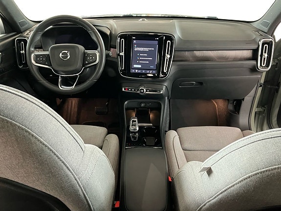 Volvo XC40 10 of 15