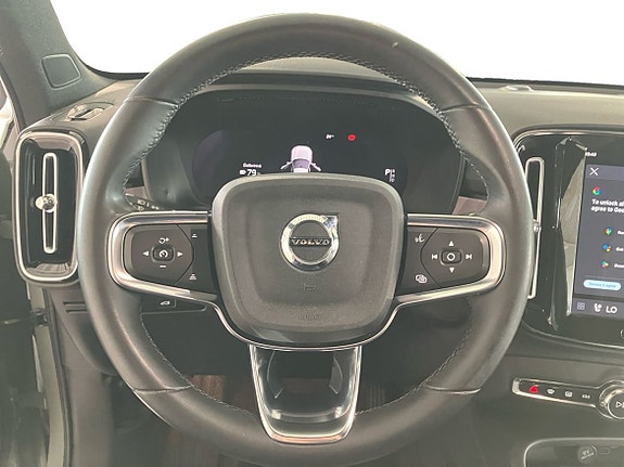 Volvo XC40 4 of 15