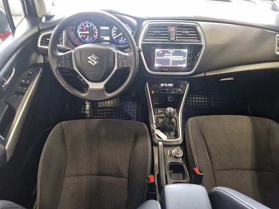 Suzuki S-Cross 7 of 18