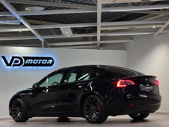Tesla Model 3 4 of 24