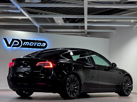 Tesla Model 3 6 of 24