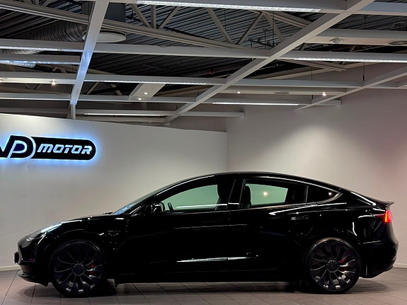 Tesla Model 3 2 of 24