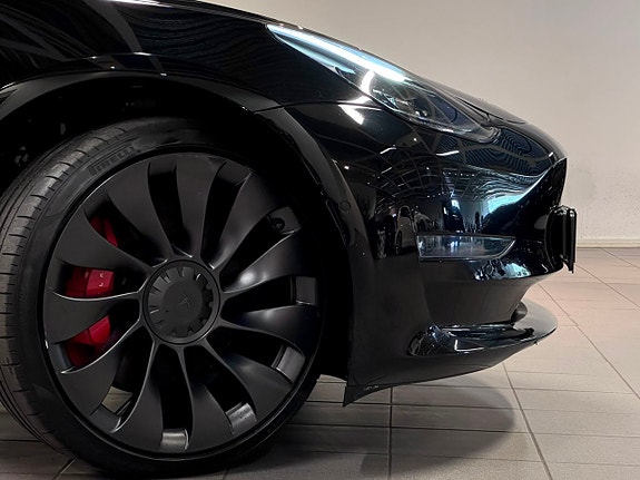 Tesla Model 3 11 of 24