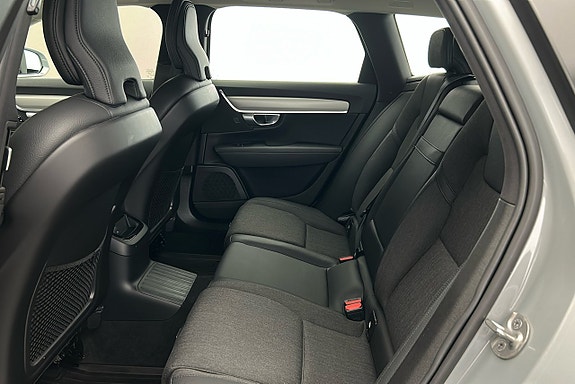 Volvo V90 13 of 28