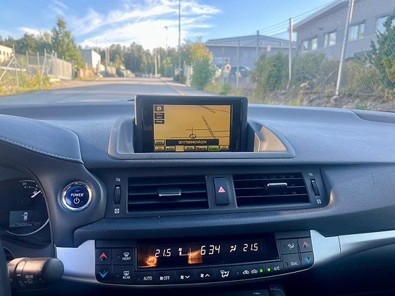 Lexus CT200h 9 of 9
