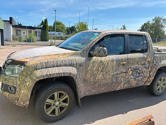 Volkswagen Amarok 2 of 4