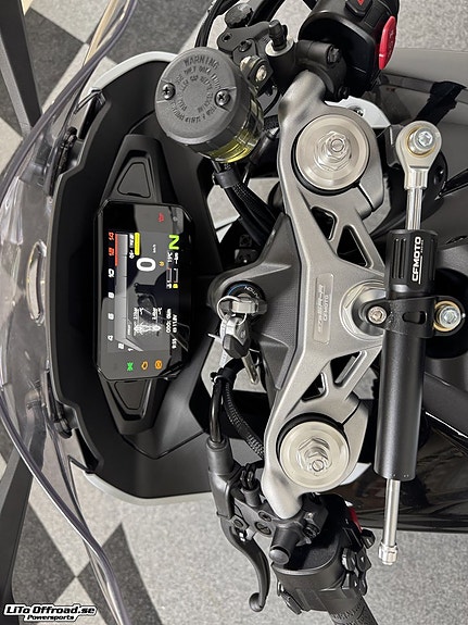 CFMOTO 675SR-R AEROLITE GREY 12 of 13