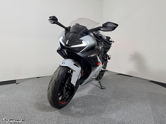 CFMOTO 675SR-R AEROLITE GREY 2 of 13