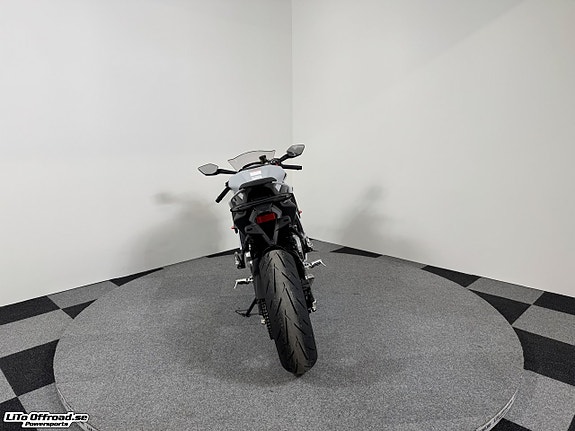 CFMOTO 675SR-R AEROLITE GREY 7 of 13